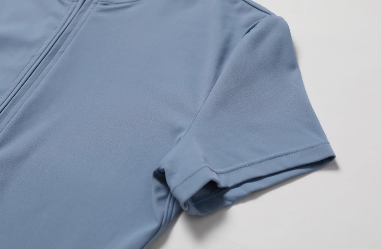 Mono fitness manga corta de una pieza con cuello alto